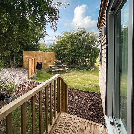Shepherds Hut Bath Уик Экстерьер фото